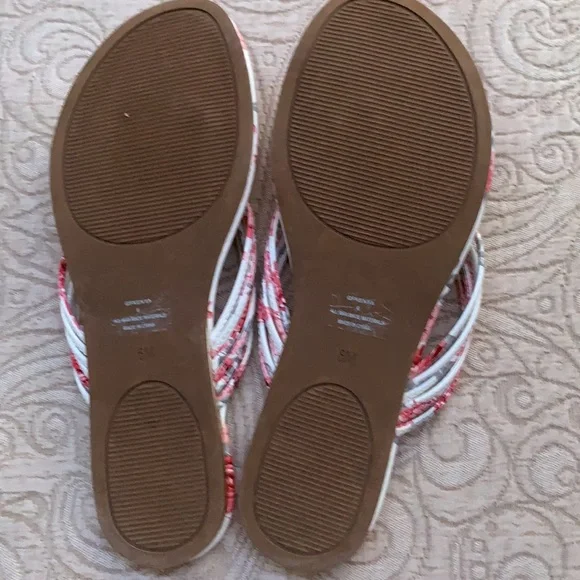 Guess! - Picture 8 of 8